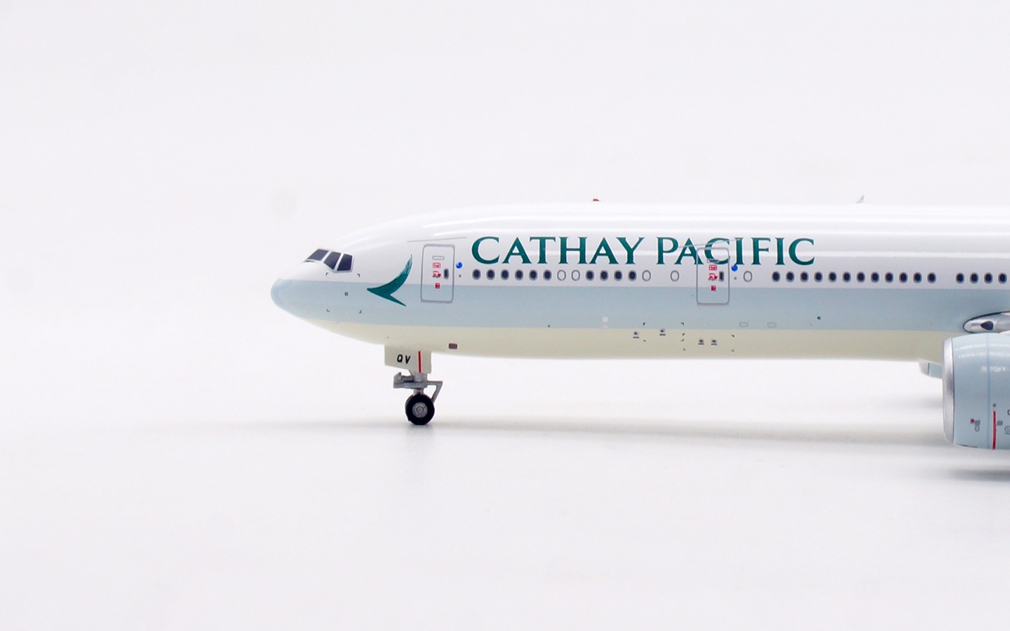 Aviation 400 1:400 Cathay Pacific Airways B-KQV Boeing 777-300 - Image 12