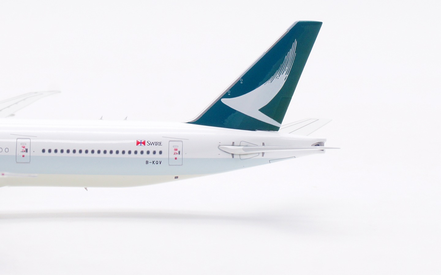 Aviation 400 1:400 Cathay Pacific Airways B-KQV Boeing 777-300 - Image 13