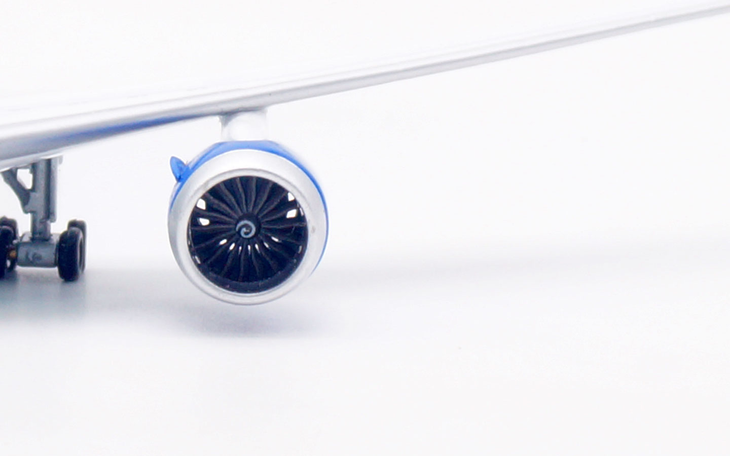 Aviation 400 1:400 United Airlines N24988 Boeing 787-9 - Image 13