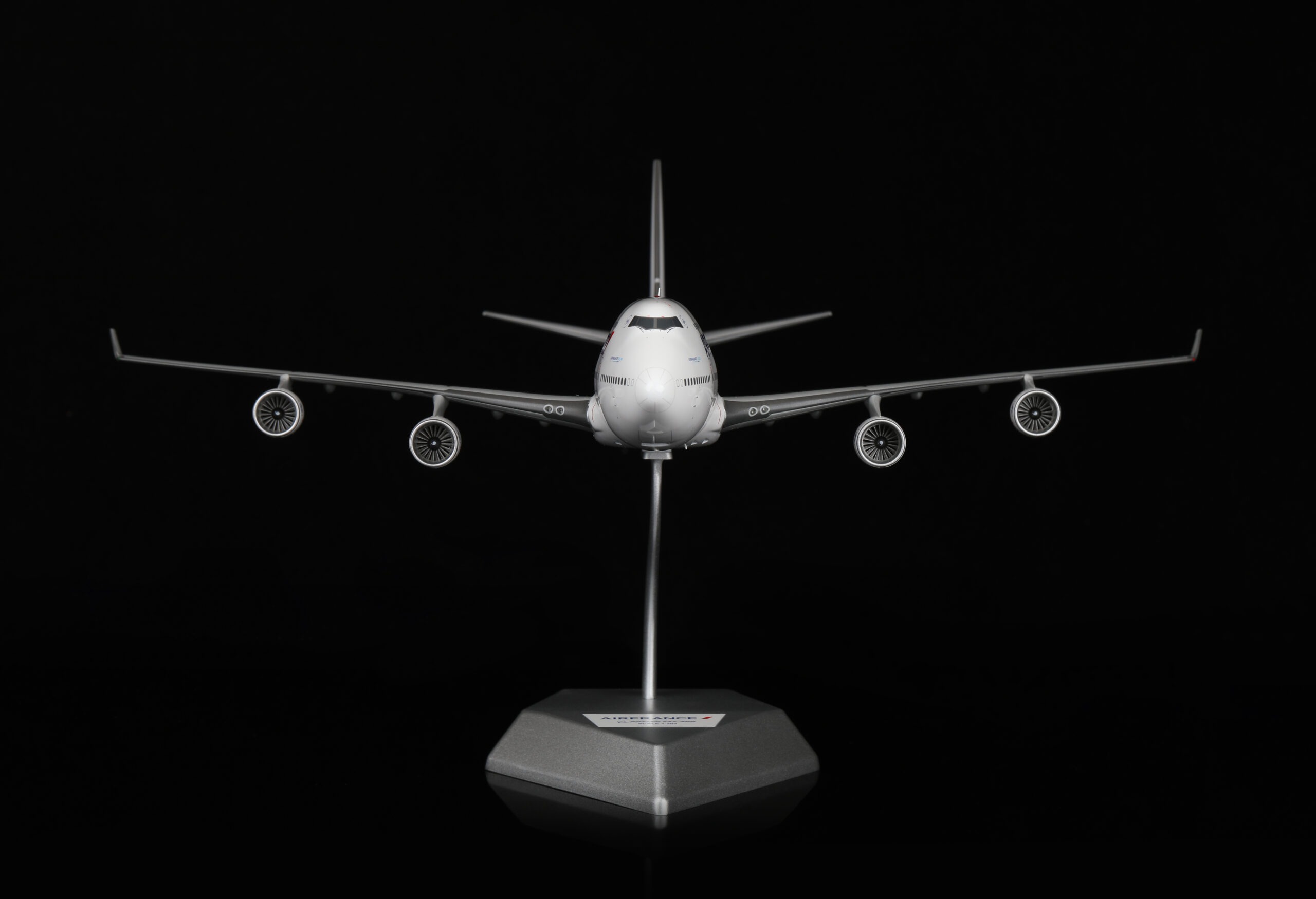 SQ Wings 1:200 Air France F-GITH Boeing 747-400 - Image 8