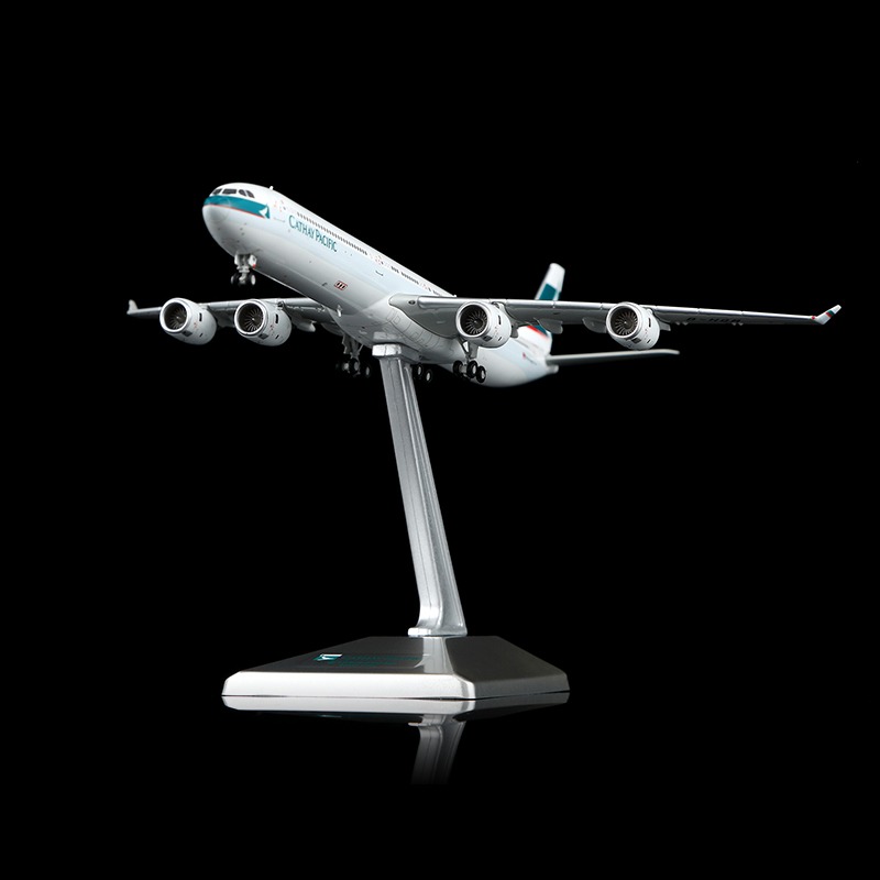 YY Wings 1:400 Cathay Pacific Airways B-HQB Airbus A340-600 - Image 3