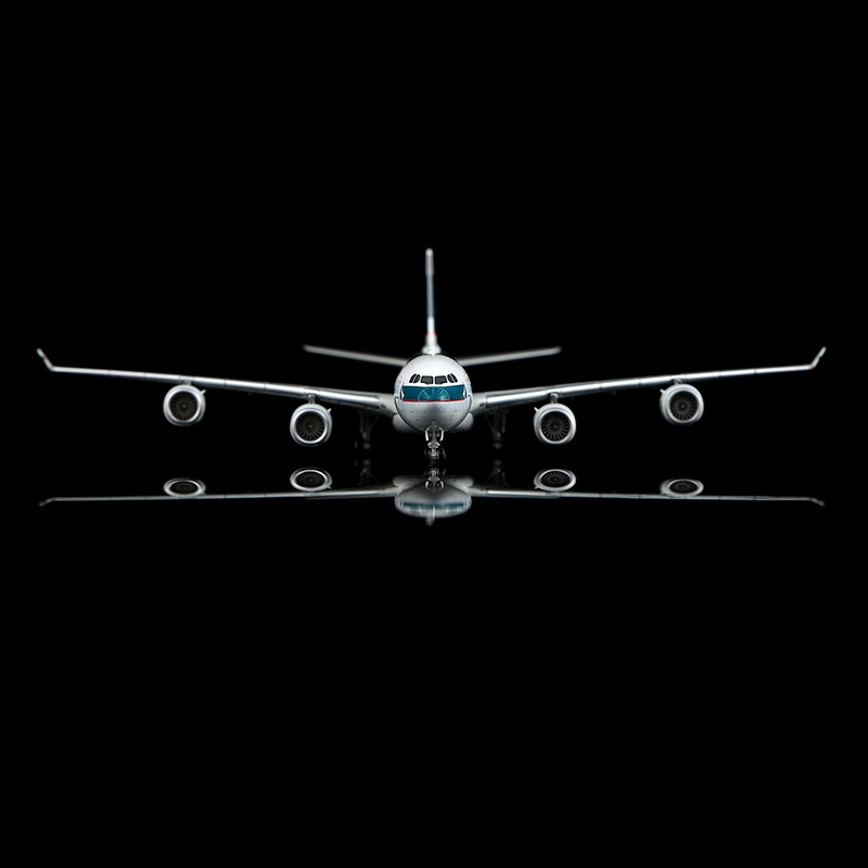 YY Wings 1:400 Cathay Pacific Airways B-HQC Airbus A340-600 - Image 4