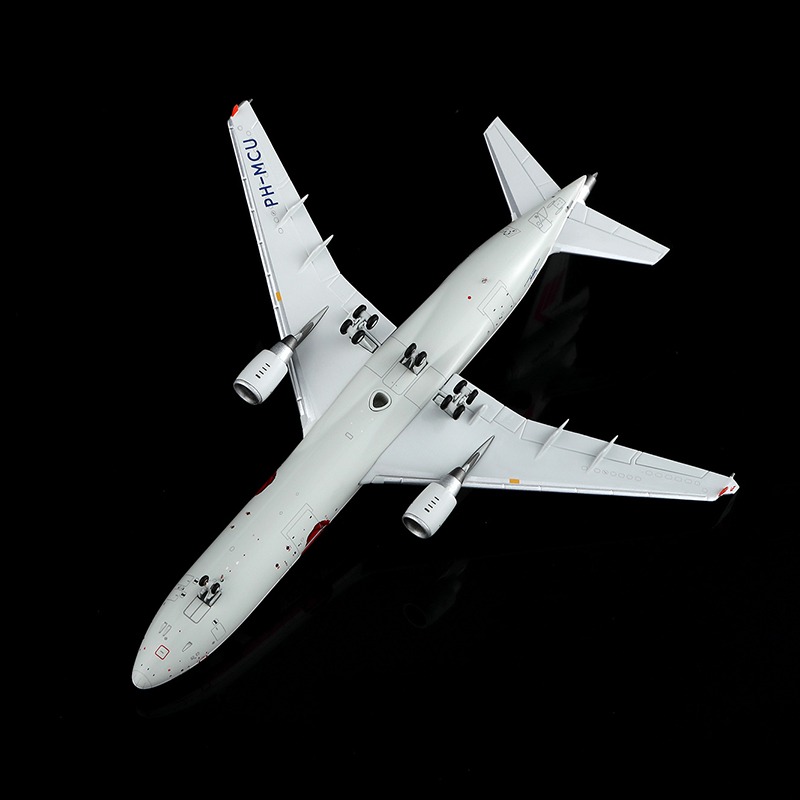 YY Wings 1:400 Martinair Cargo PH-MCU McDonnell Douglas MD-11F - Image 11