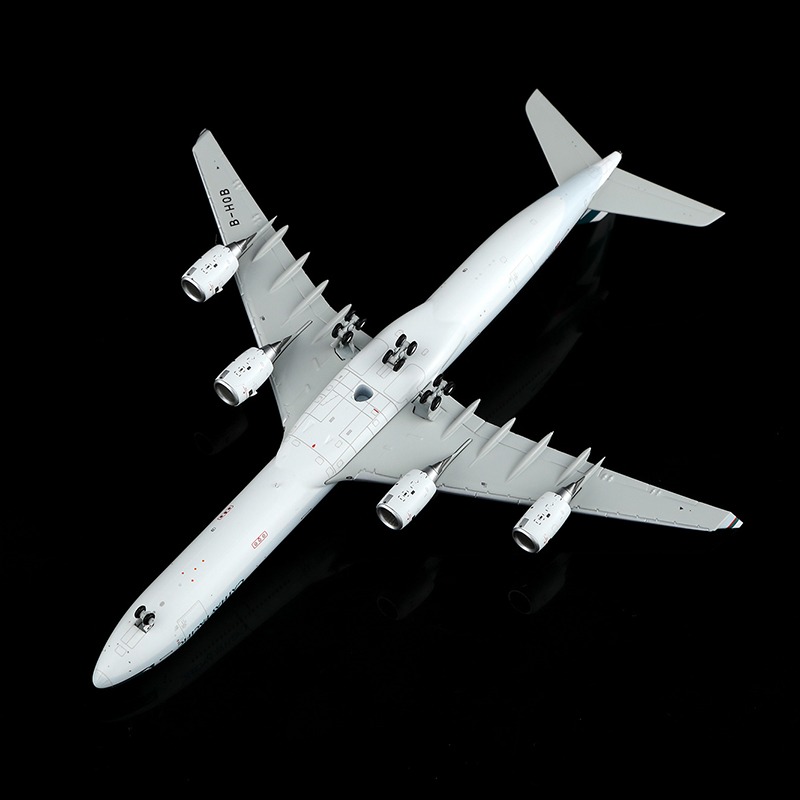 YY Wings 1:400 Cathay Pacific Airways B-HQB Airbus A340-600 - Image 9