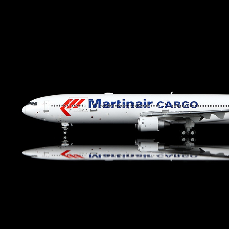 YY Wings 1:400 Martinair Cargo PH-MCP McDonnell Douglas MD-11F - Image 7
