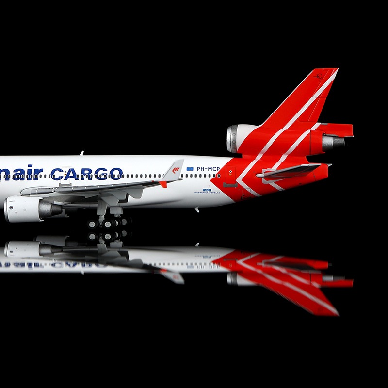 YY Wings 1:400 Martinair Cargo PH-MCP McDonnell Douglas MD-11F - Image 8