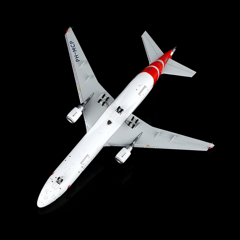YY Wings 1:400 Martinair Cargo PH-MCP McDonnell Douglas MD-11F - Image 9