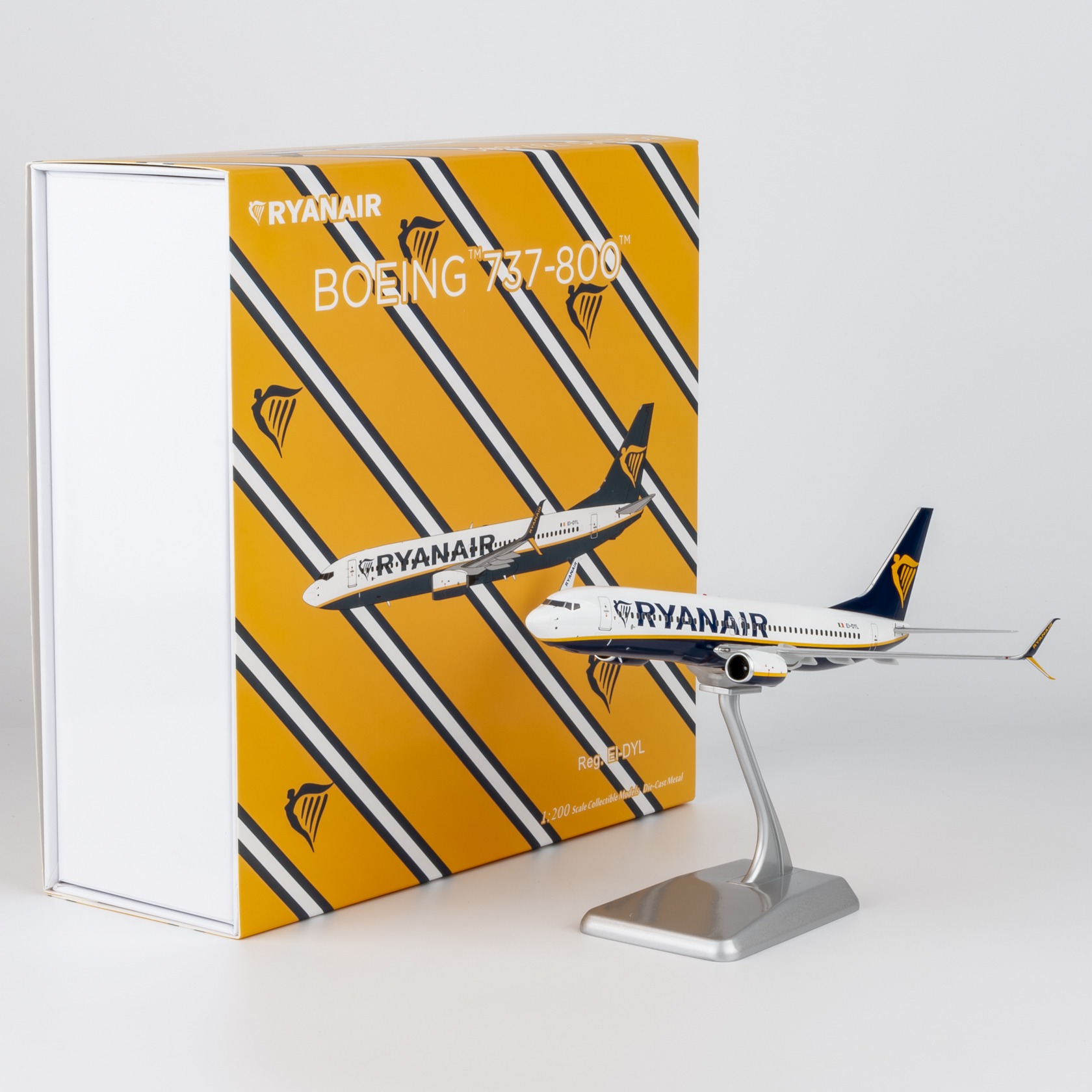 NG Models 1:200 Ryanair EI-DYL Boeing 737-800 SW