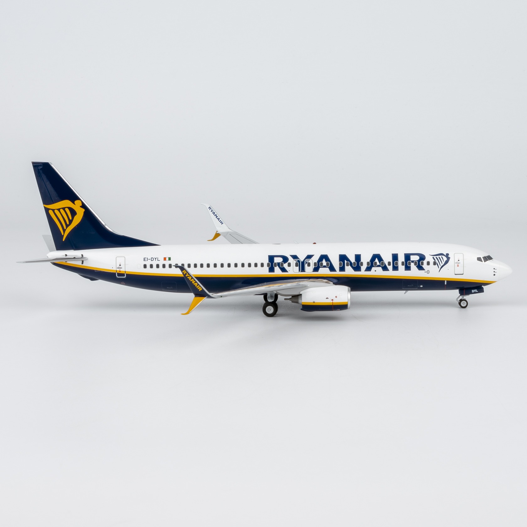 NG Models 1:200 Ryanair EI-DYL Boeing 737-800 SW - Image 6