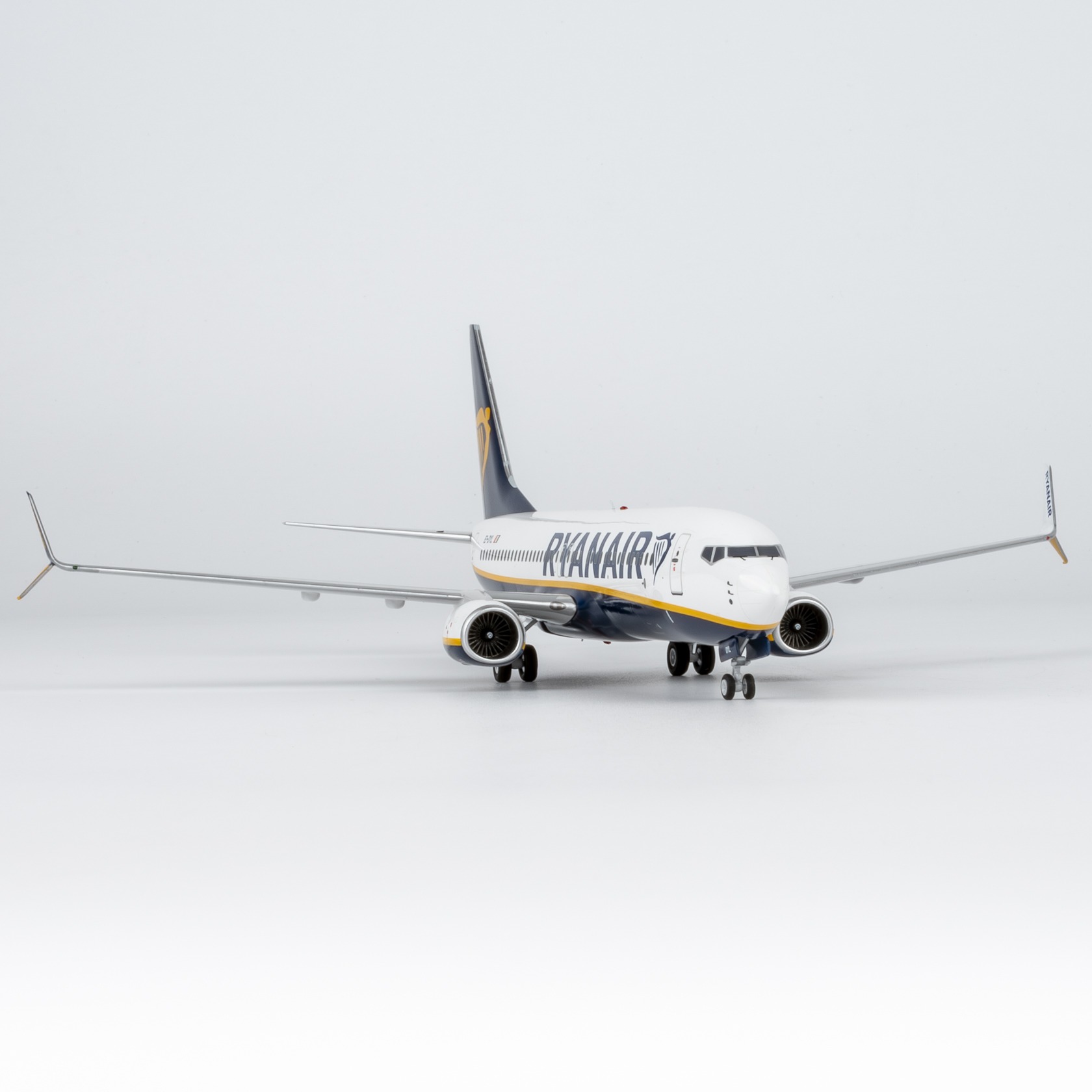 NG Models 1:200 Ryanair EI-DYL Boeing 737-800 SW - Image 7