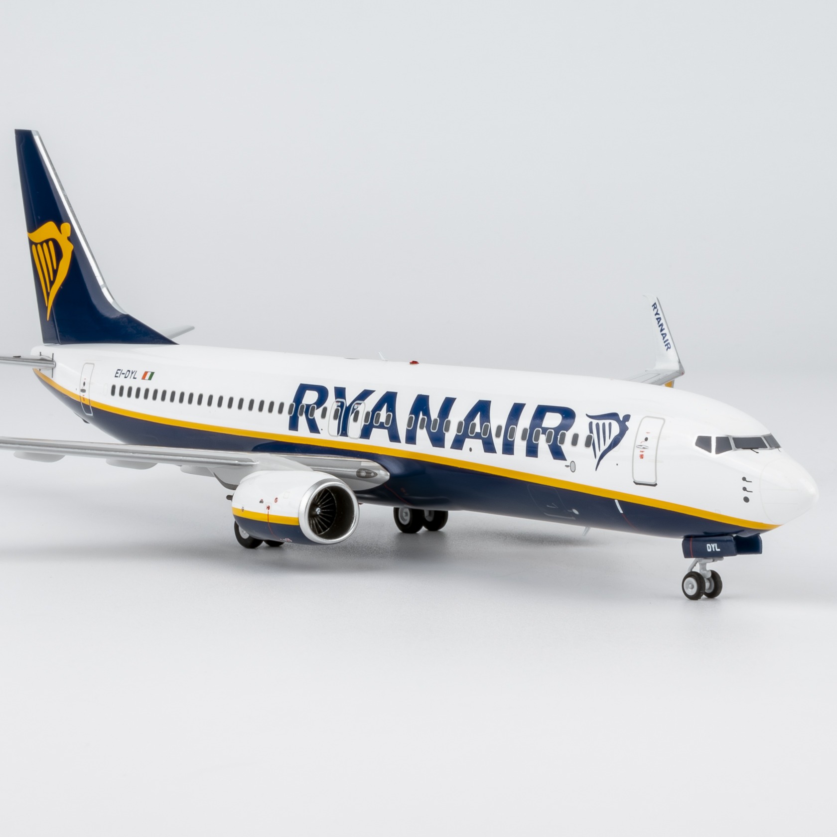 NG Models 1:200 Ryanair EI-DYL Boeing 737-800 SW - Image 9