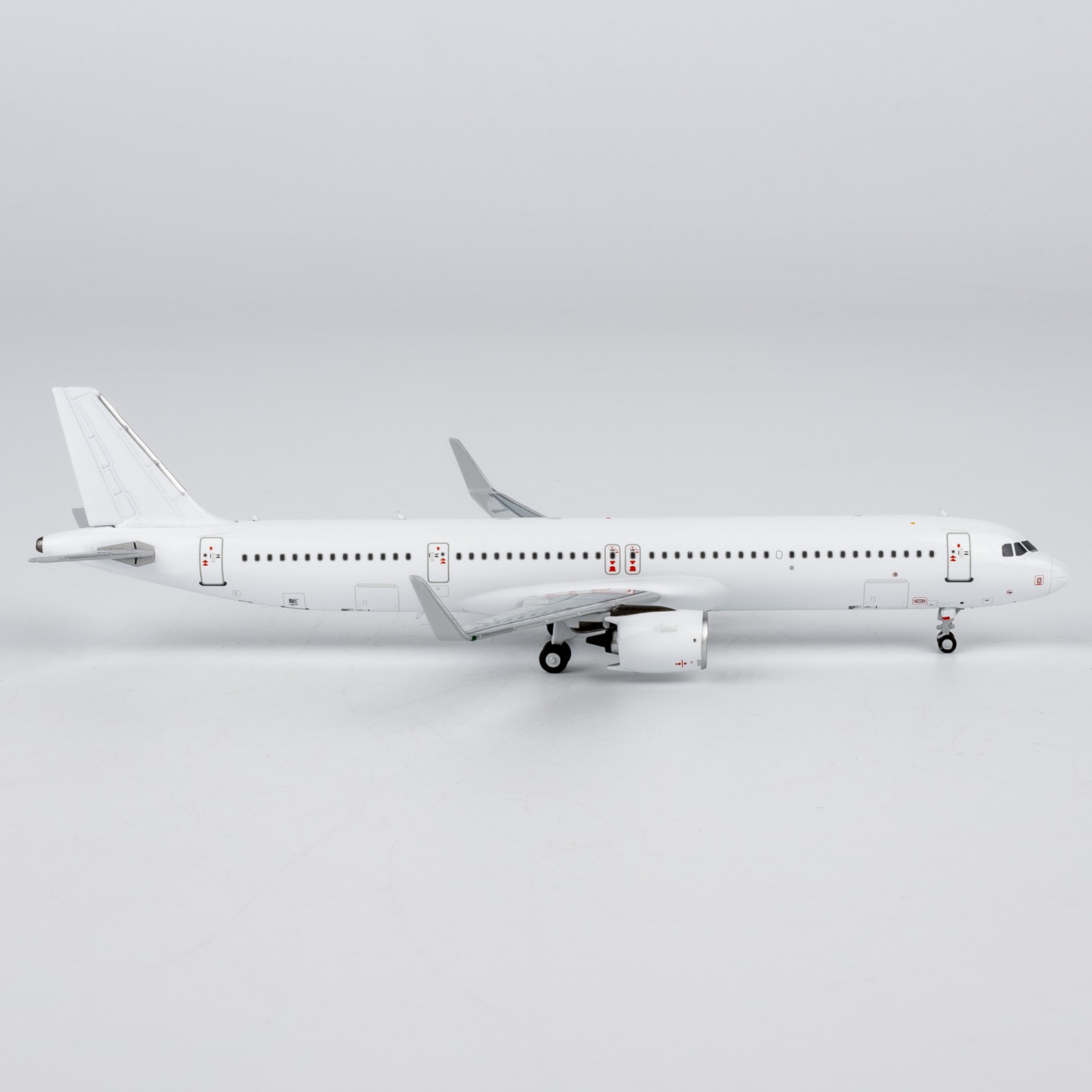NG Models 1:400 Blank Model (no registration) Airbus A321-Neo (CFM) - Image 4