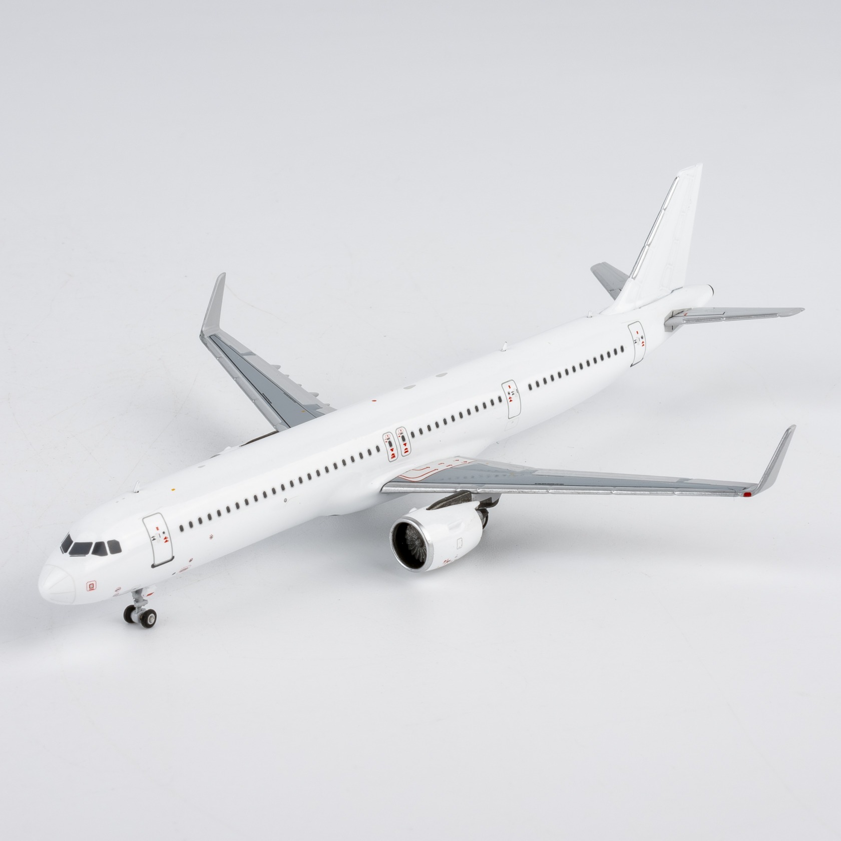 NG Models 1:400 Blank Model (no registration) Airbus A321-Neo (PW) - Image 3
