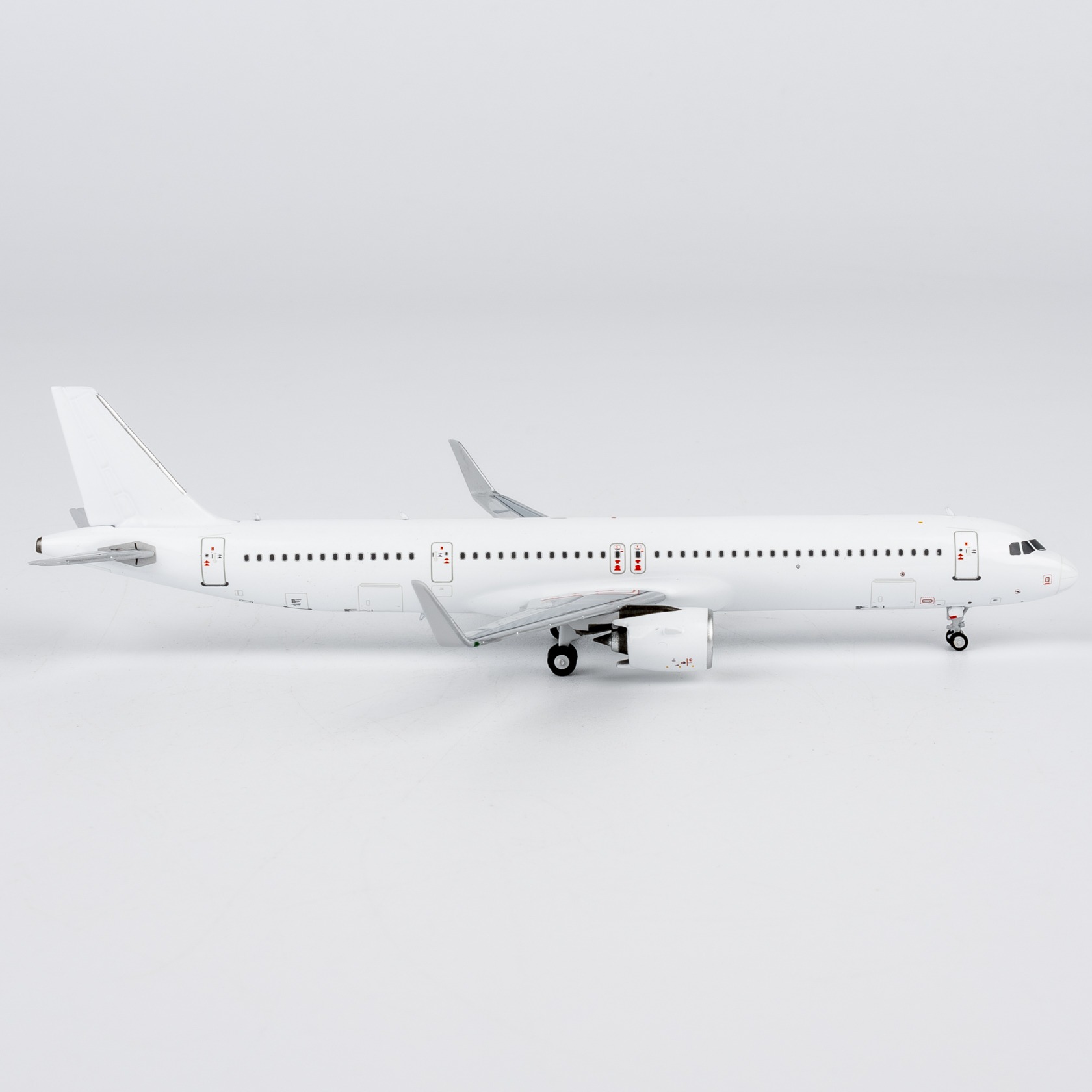 NG Models 1:400 Blank Model (no registration) Airbus A321-Neo (PW) - Image 2
