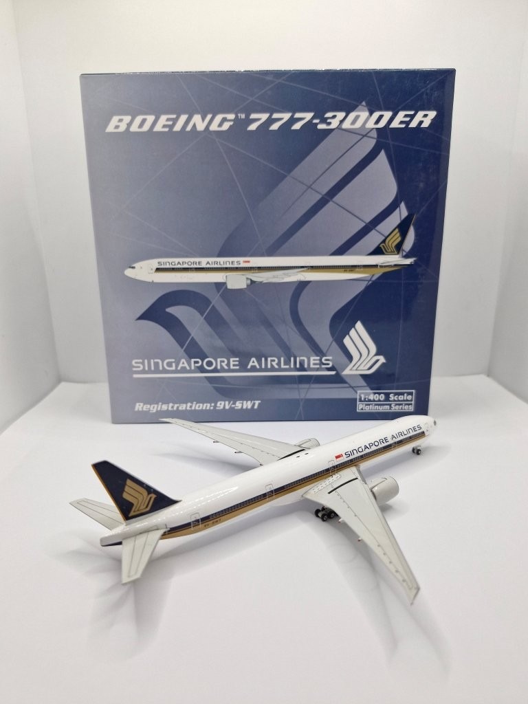 Phoenix 1:400 Singapore Airlines 9V-SWT Boeing 777-300 - Image 2