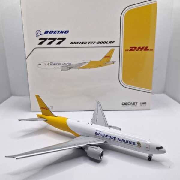 JC Wings 1:400 Singapore Airlines Cargo 9V-DHA Boeing 777-200F [FLAPS DOWN]