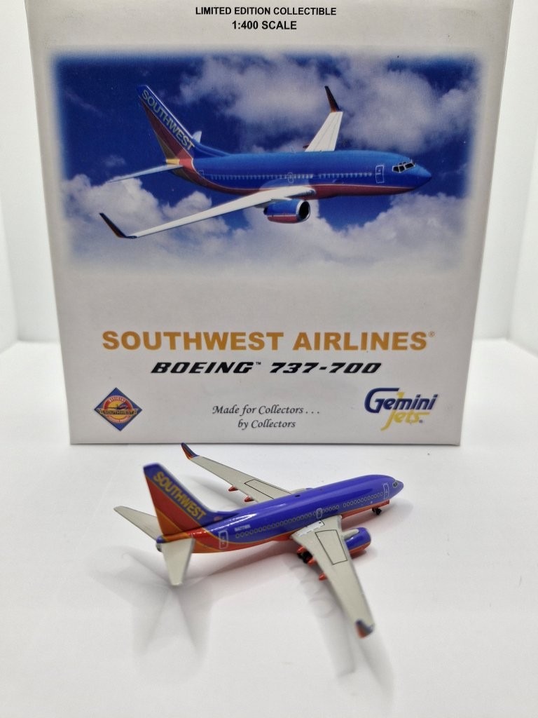 Gemini Jets 1:400 Southwest Airlines N477WN Boeing 737-700W - Image 2