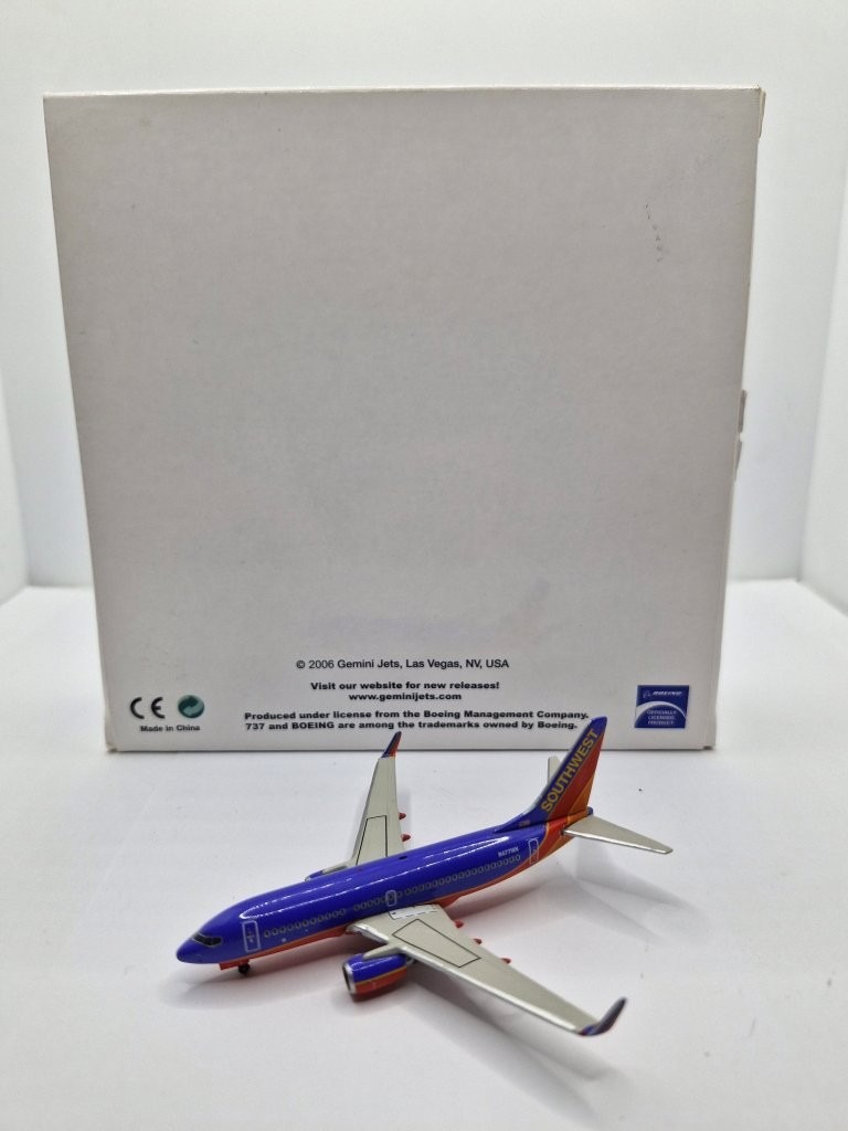 Gemini Jets 1:400 Southwest Airlines N477WN Boeing 737-700W - Image 3