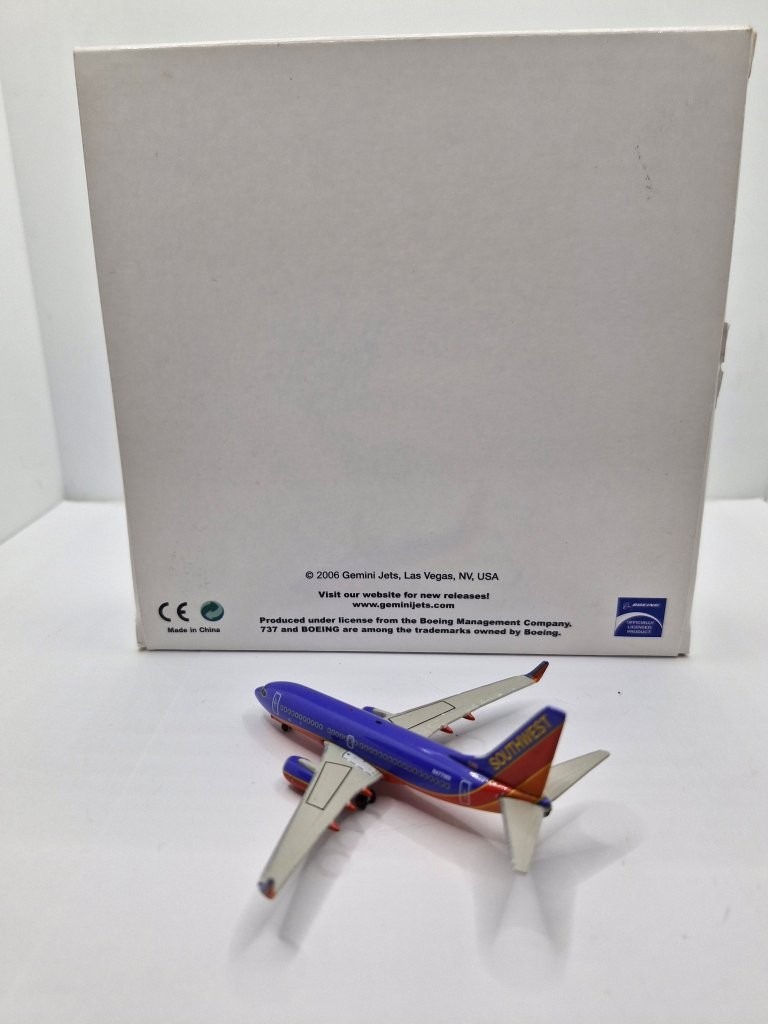 Gemini Jets 1:400 Southwest Airlines N477WN Boeing 737-700W - Image 4