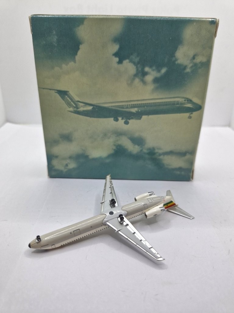 Aeroclassics 1:400 Ghana Airways 9G-ADT Douglas DC-9-51 - Image 5