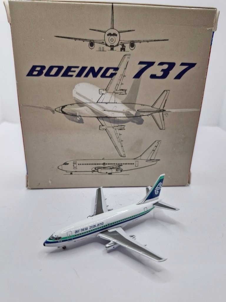 Aeroclassics 1:400 Air New Zealand ZK-NAS Boeing 737-200 - Image 3