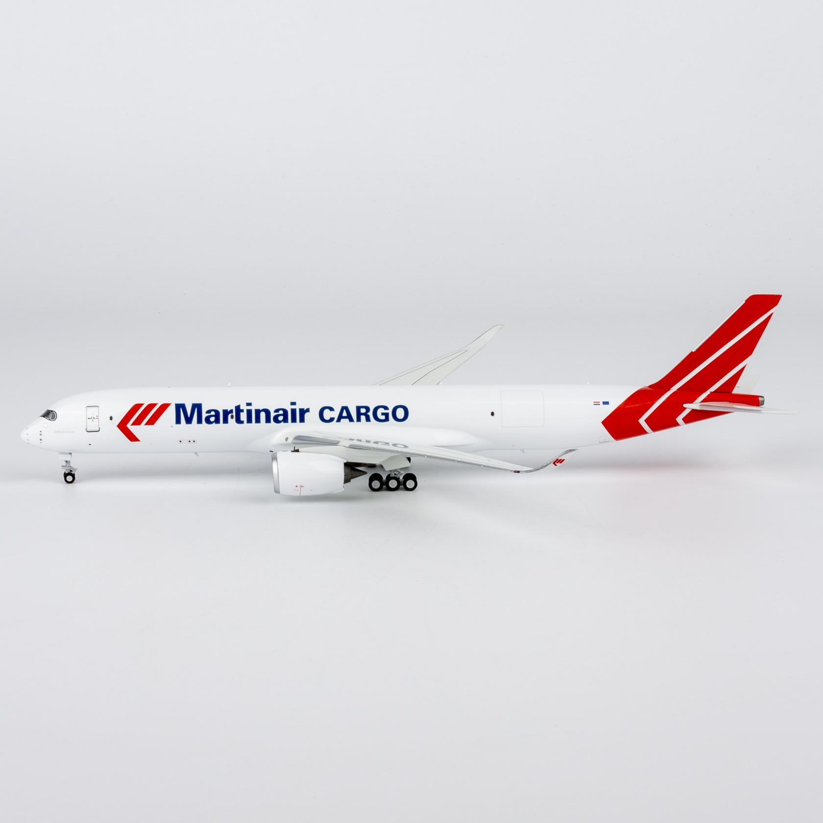 NG Models 1:400 Martinair Cargo (no registration) Airbus A350-900F - Image 2