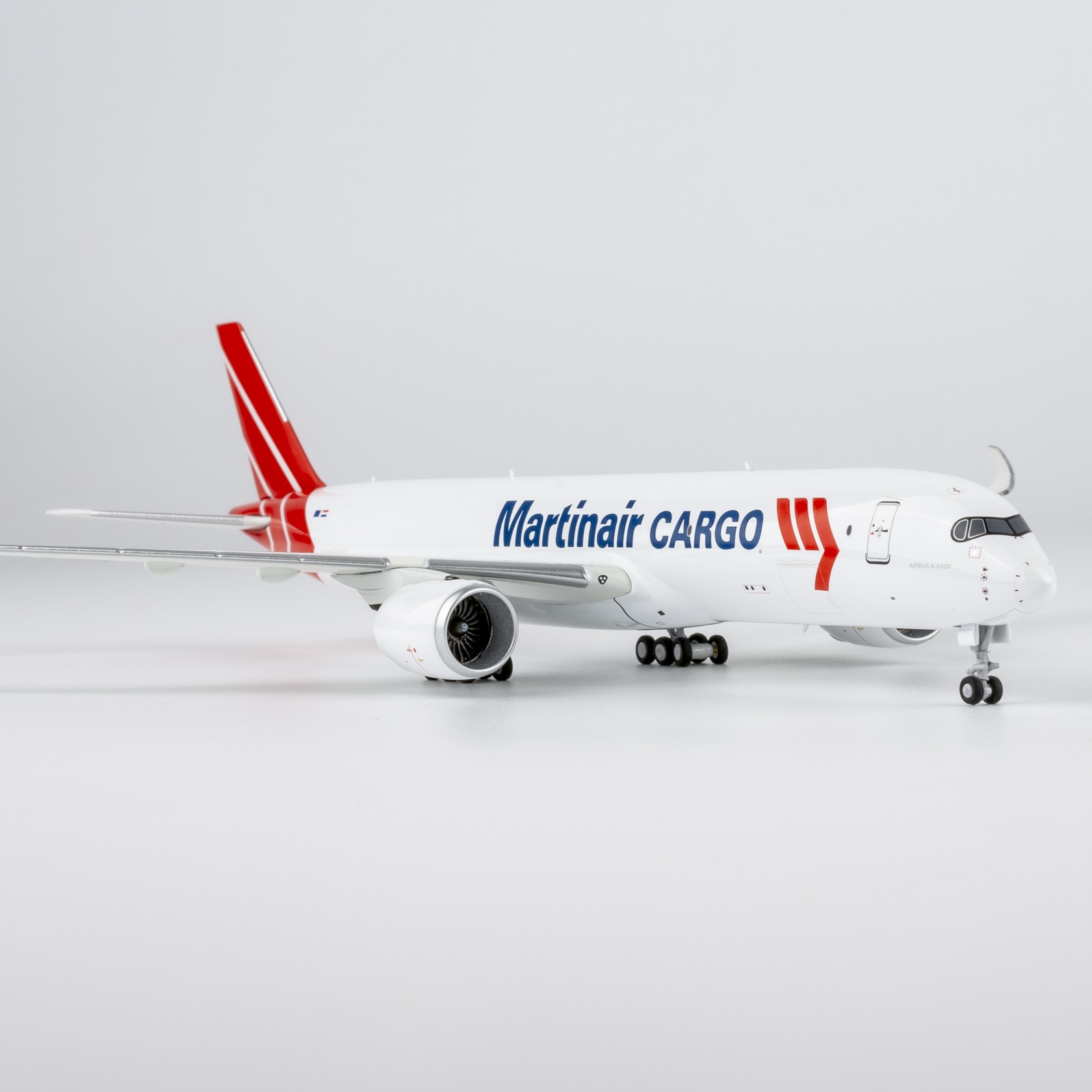 NG Models 1:400 Martinair Cargo (no registration) Airbus A350-900F - Image 7