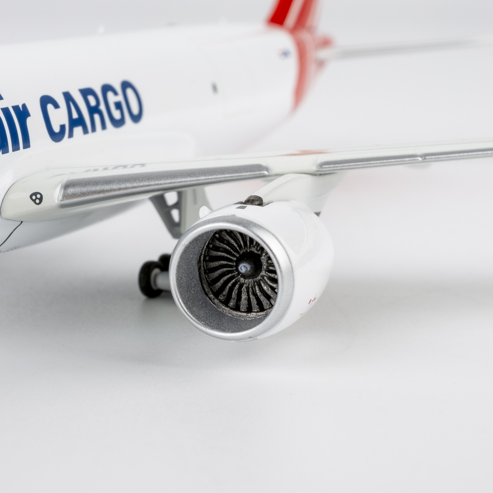 NG Models 1:400 Martinair Cargo (no registration) Airbus A350-900F - Image 9