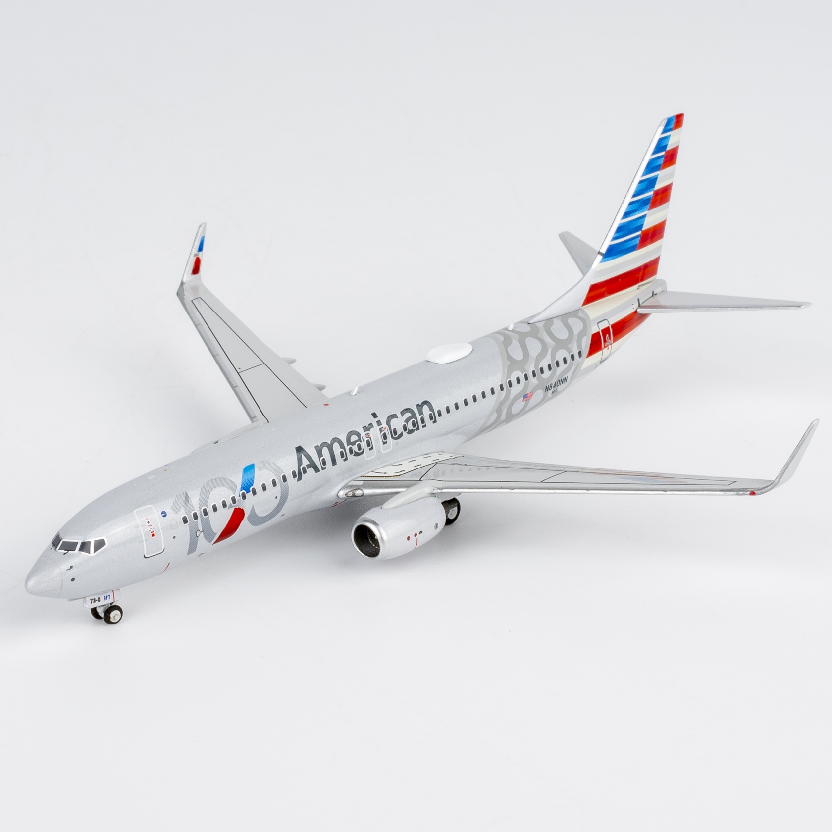NG Models 1:400 American Airlines N840NN Boeing 737-800W - Image 5