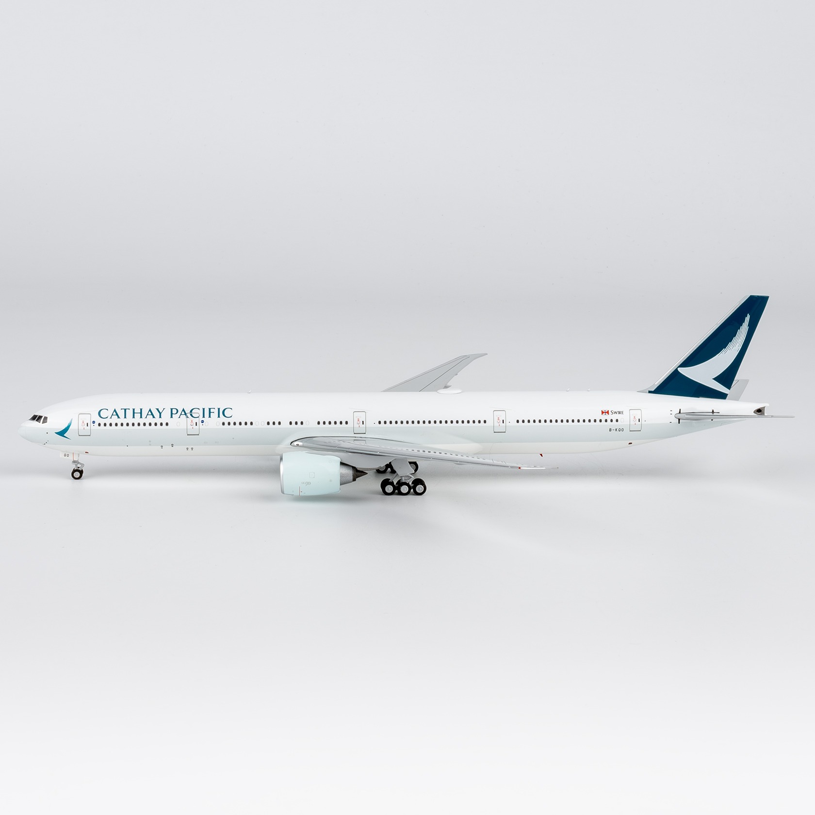NG Models 1:400 Cathay Pacific Airways B-KQO Boeing 777-300 - Image 2