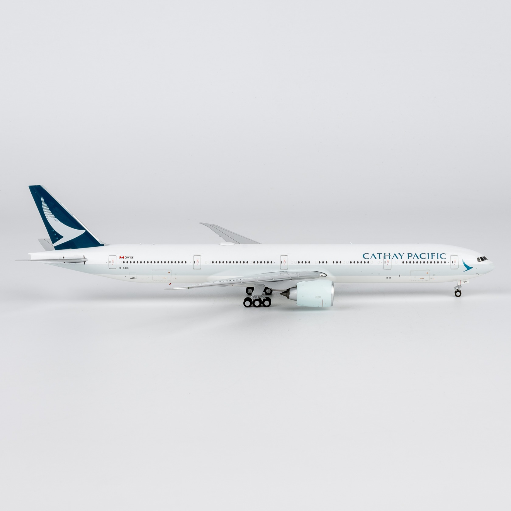 NG Models 1:400 Cathay Pacific Airways B-KQO Boeing 777-300 - Image 6