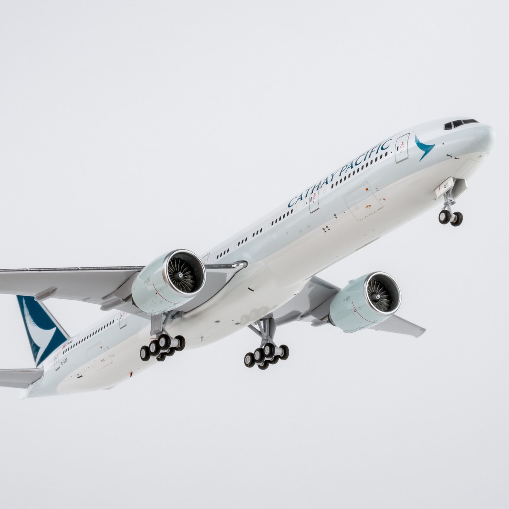 NG Models 1:400 Cathay Pacific Airways B-KQO Boeing 777-300 - Image 8