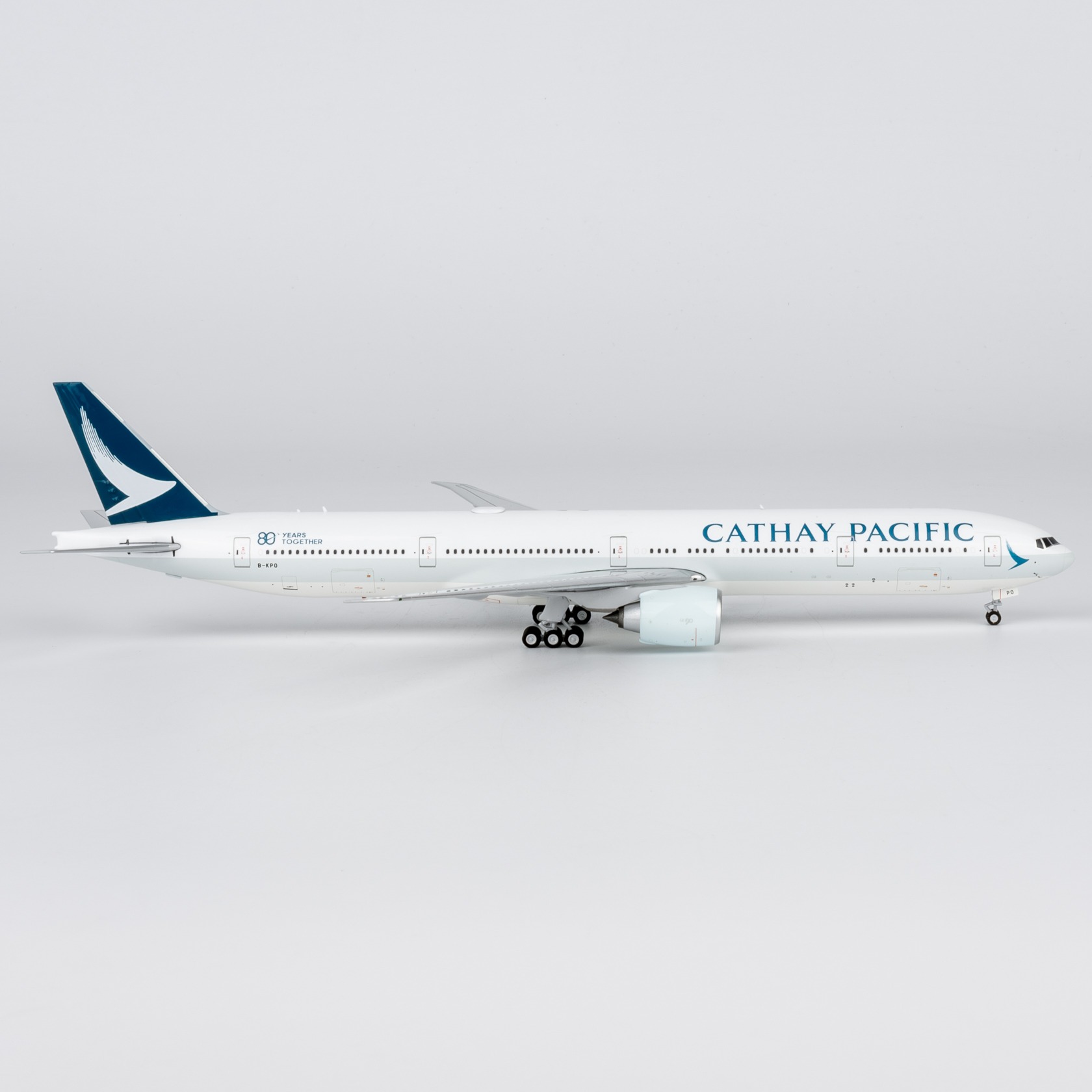 NG Models 1:400 Cathay Pacific Airways B-KPO Boeing 777-300 - Image 6
