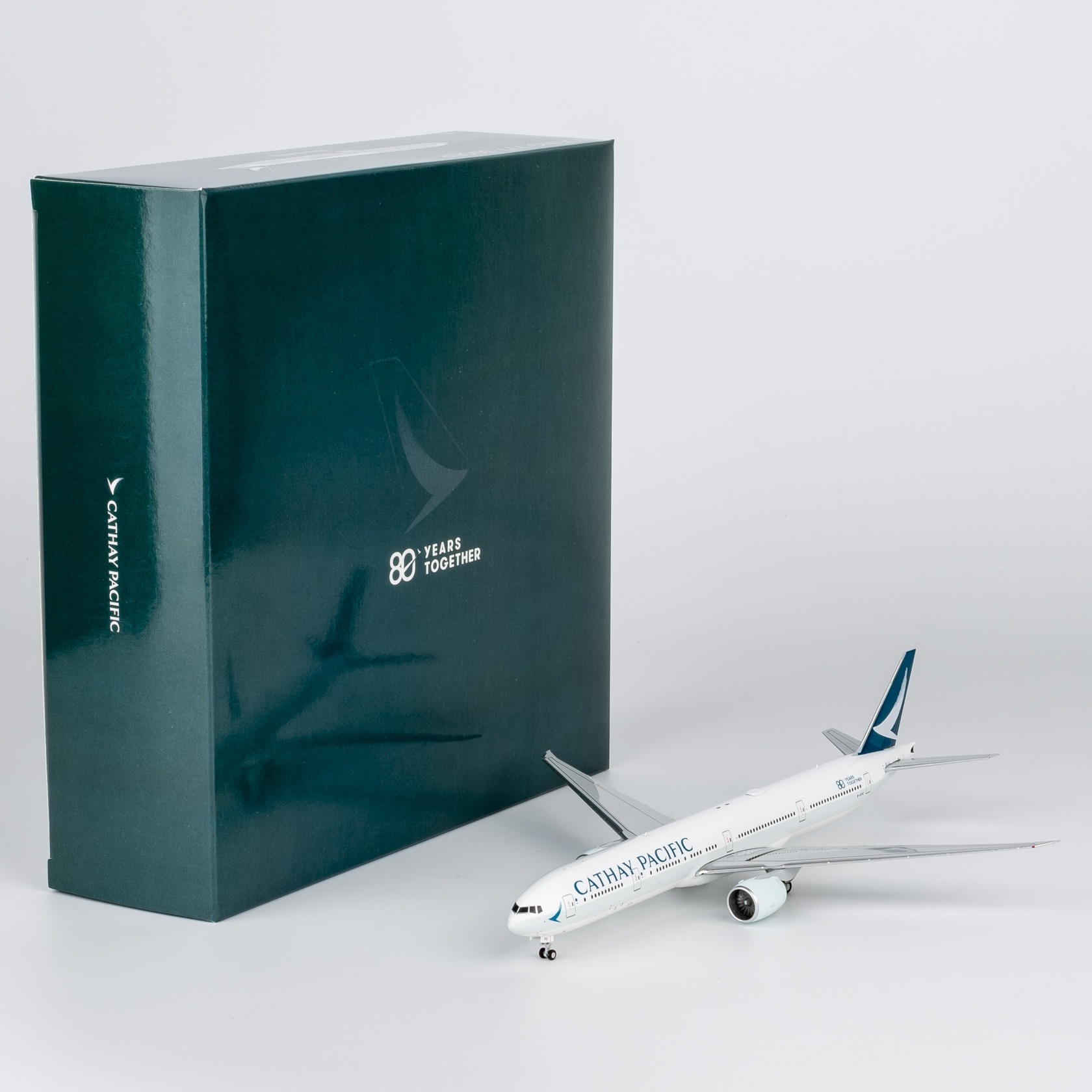 NG Models 1:400 Cathay Pacific Airways B-KPO Boeing 777-300