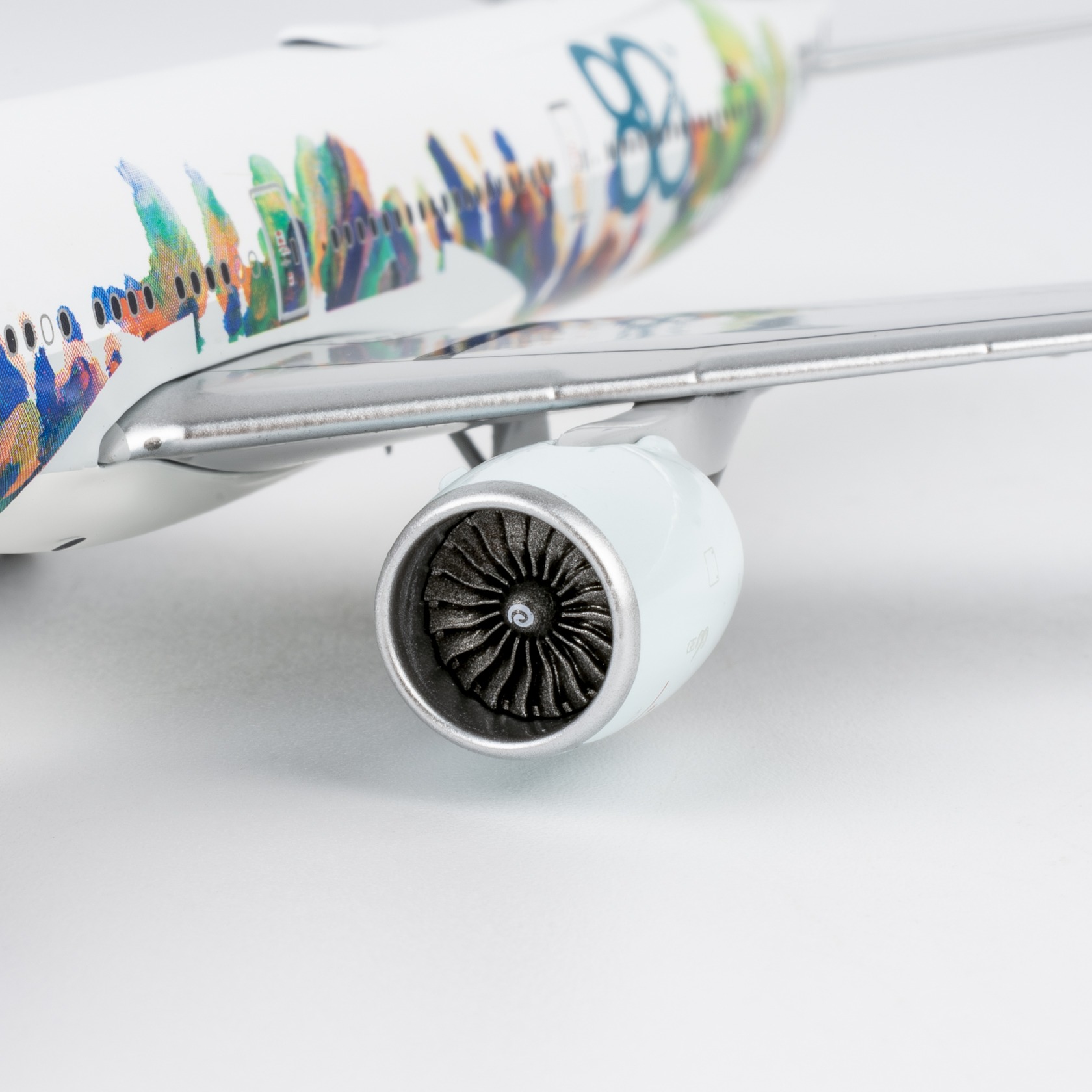 NG Models 1:400 Cathay Pacific Airways B-KQU Boeing 777-300 - Image 11