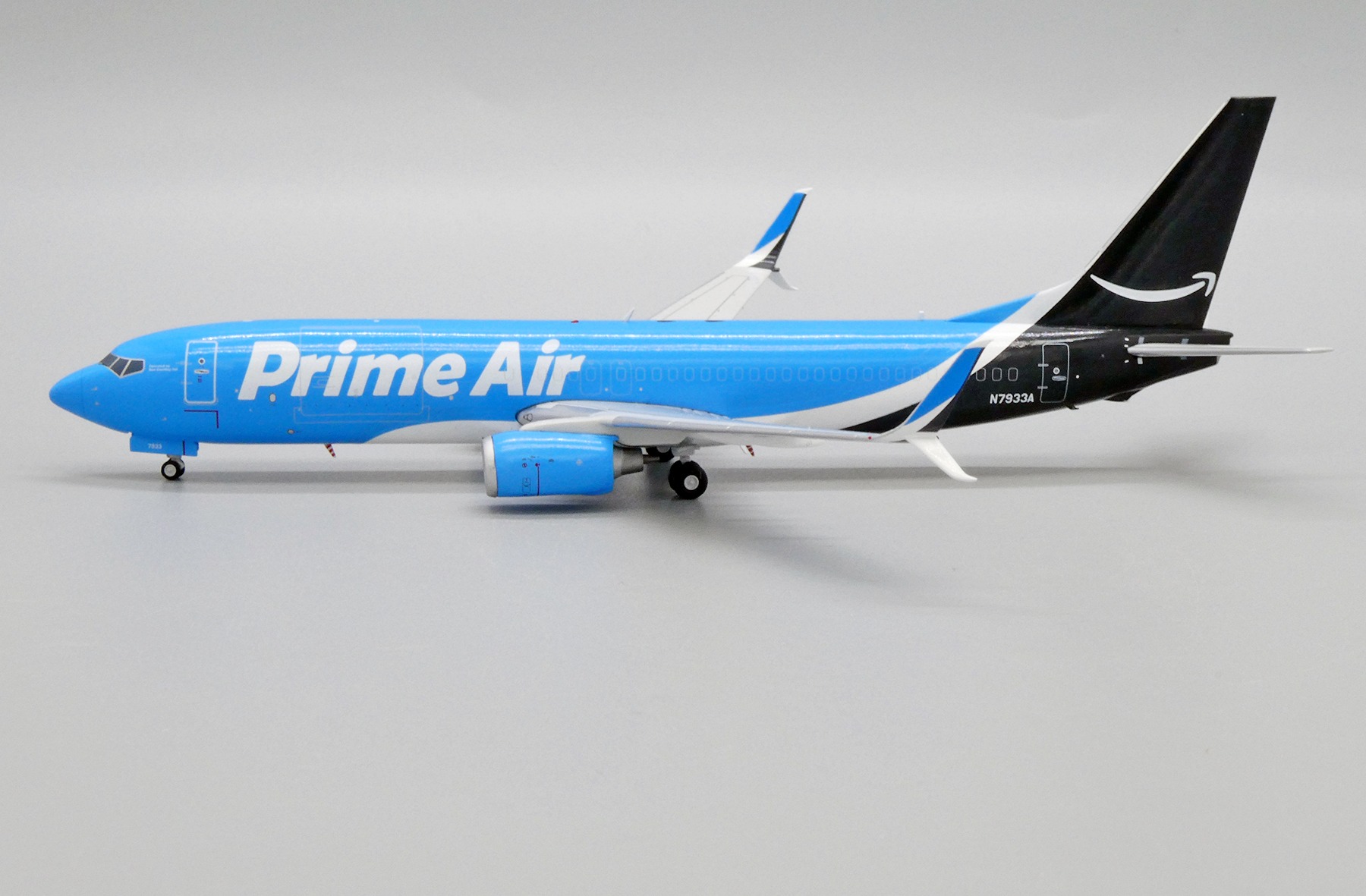 JC Wings 1:200 Amazon Prime Air N7933A Boeing 737-800SW - Image 2