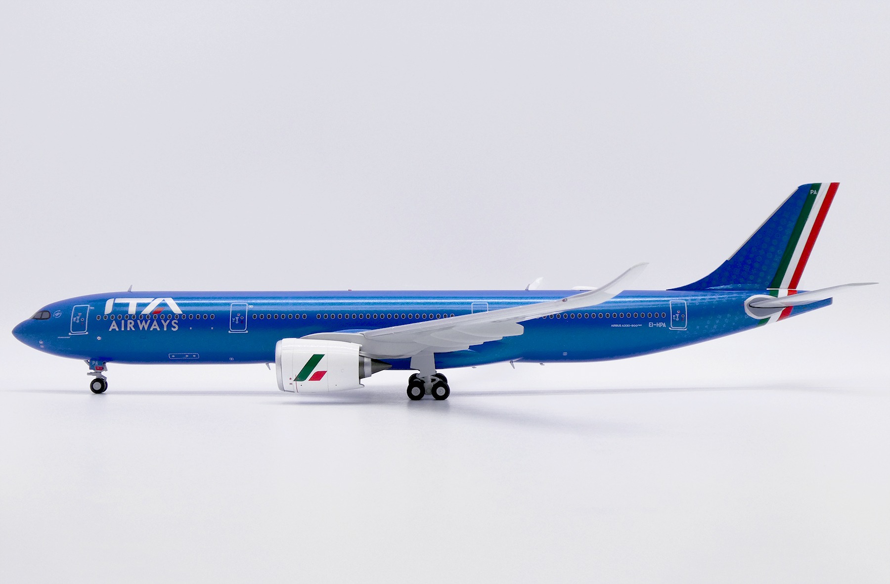 JC Wings 1:200 ITA Airways EI-HPA Airbus A340-900 - Image 3