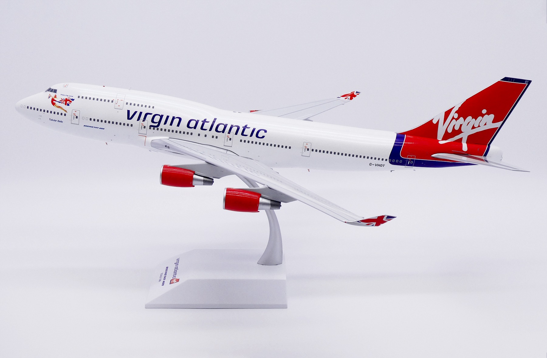 JC Wings 1:200 Virgin Atlantic Airways G-VHOT Boeing 747-400 - Image 4