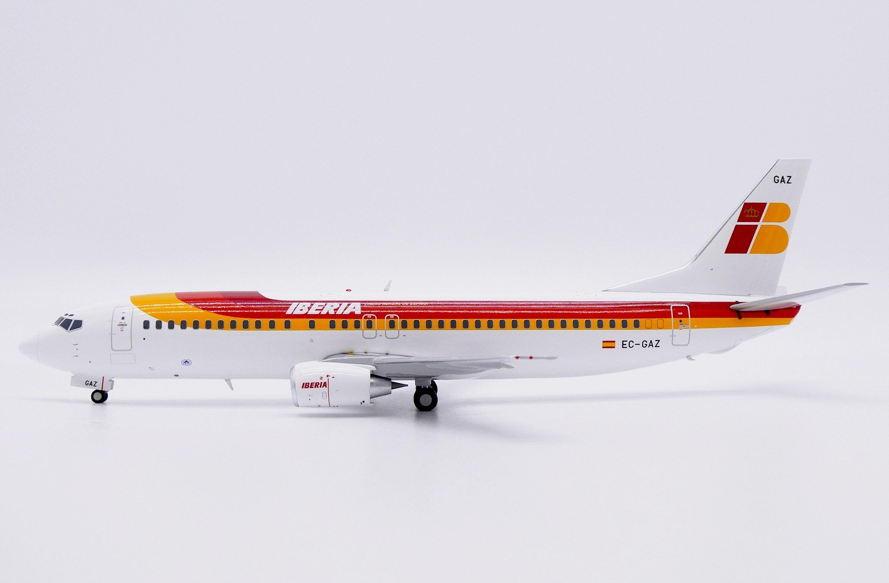 JC Wings 1:200 Iberia EC-GAZ Boeing 737-400 - Image 2