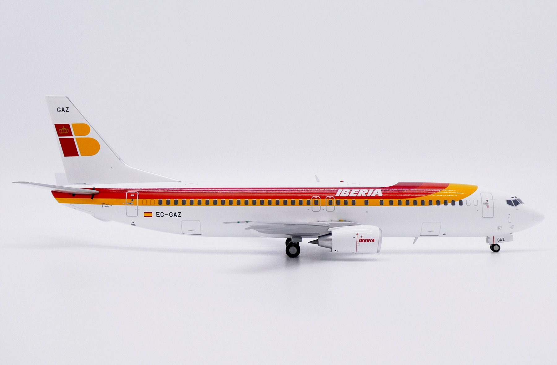 JC Wings 1:200 Iberia EC-GAZ Boeing 737-400 - Image 3