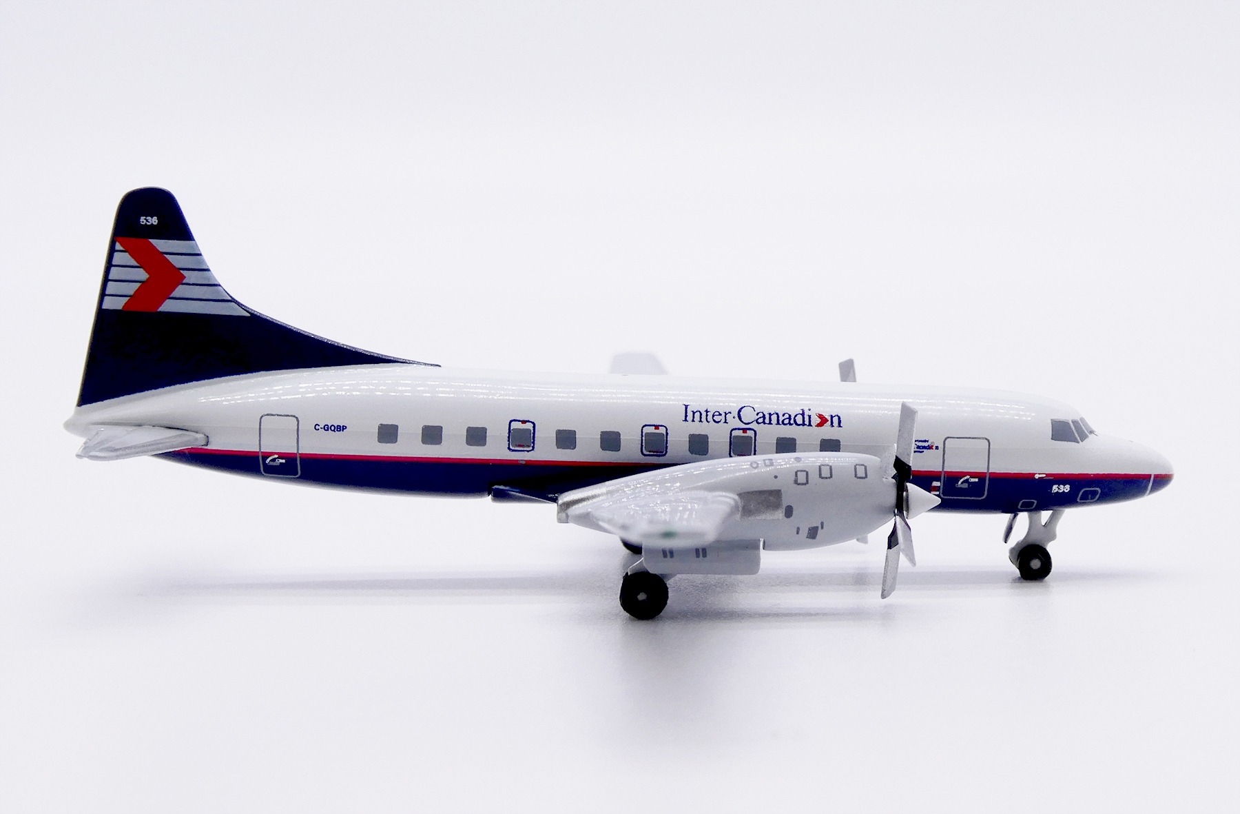 JC Wings 1:400 Inter Canadian Airlines C-GQBP Convair CV-580 - Image 2