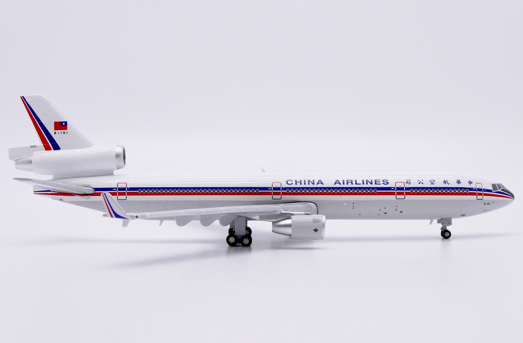 JC Wings 1:400 China Airlines B-151 McDonnell Douglas MD-11 - Image 2