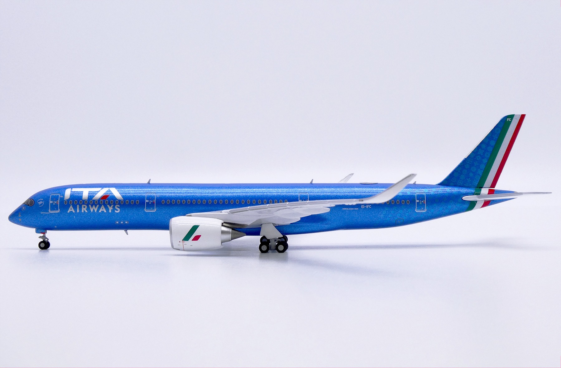 JC Wings 1:400 ITA Airways EI-IFC Airbus A350-900