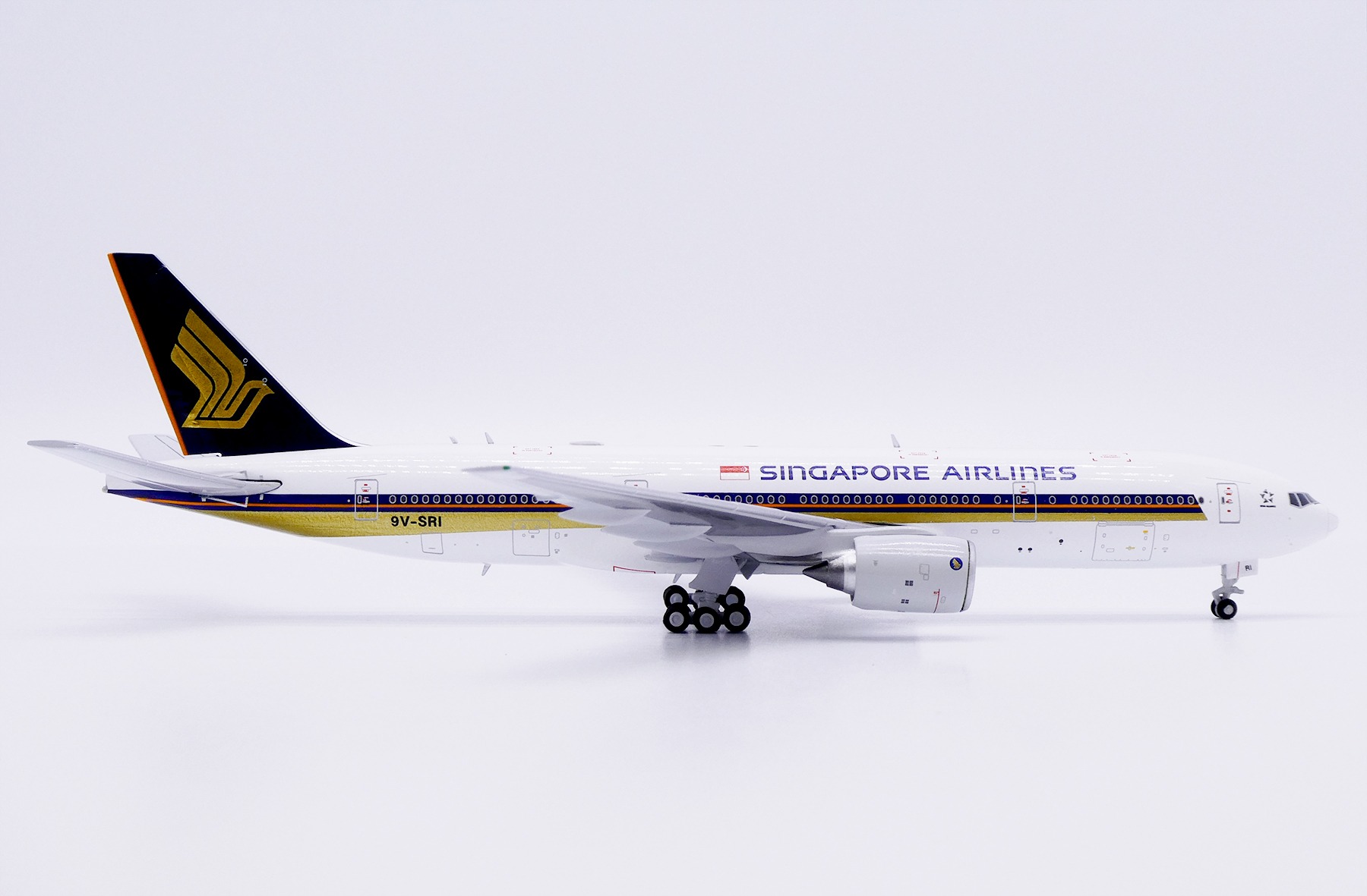 JC Wings 1:400 Singapore Airlines 9V-SRI Boeing 777-200 - Image 2