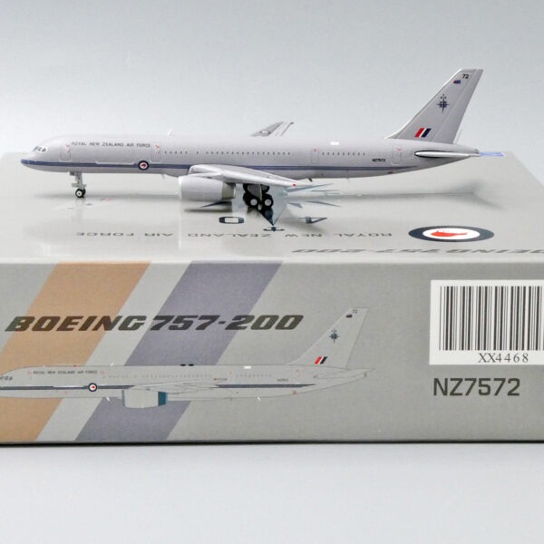JC Wings 1:400 Royal New Zealand Air Force NZ7572 Boeing 757-200