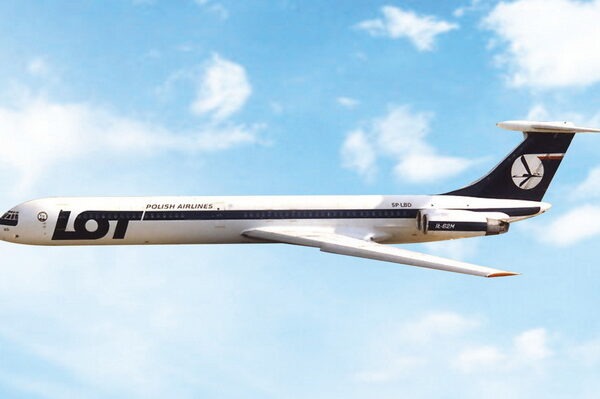 Phoenix 1:400 LOT Polish Airlines SP-LBD Ilyushin IL-62M  *** PRE-ORDER - DUE DECEMBER 26 / JANUARY 27 ***