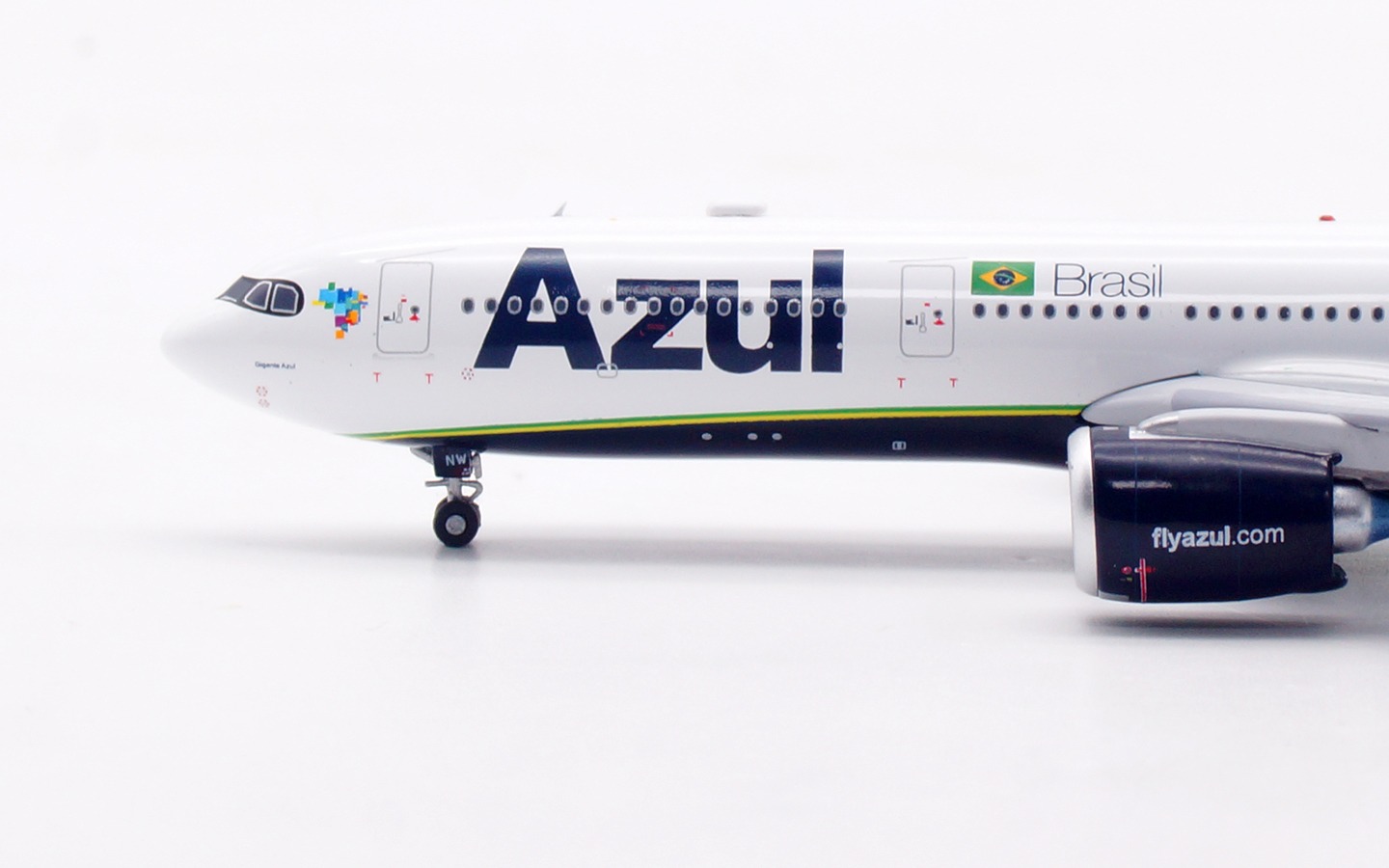 Aviation 400 1:400 AZUL PR-ANW Airbus A330-900 - Image 10