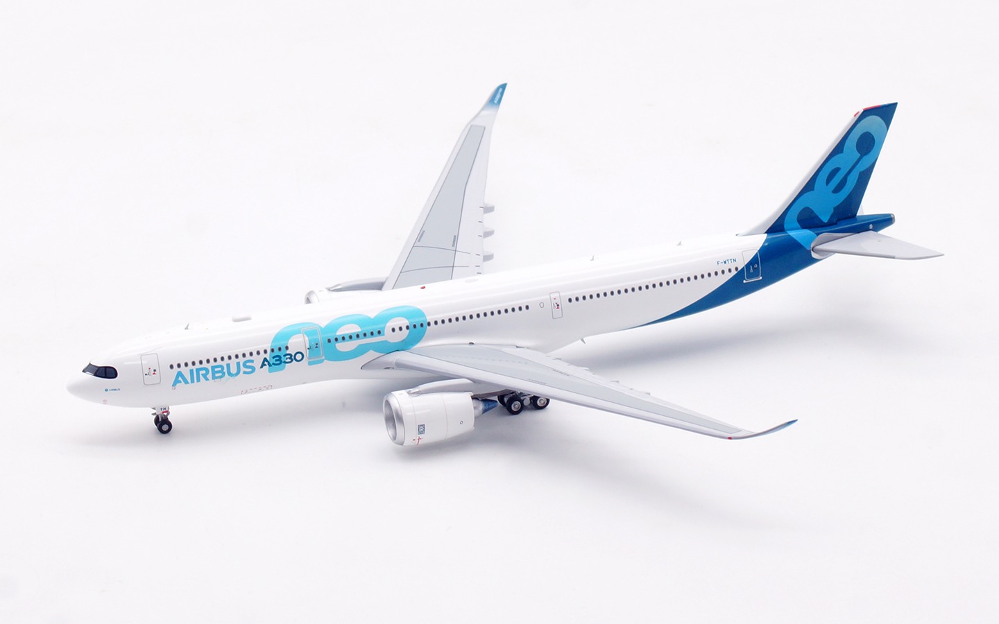 Aviation 400 1:400 Airbus Industries F-WTTN Airbus A330-900 - Image 4