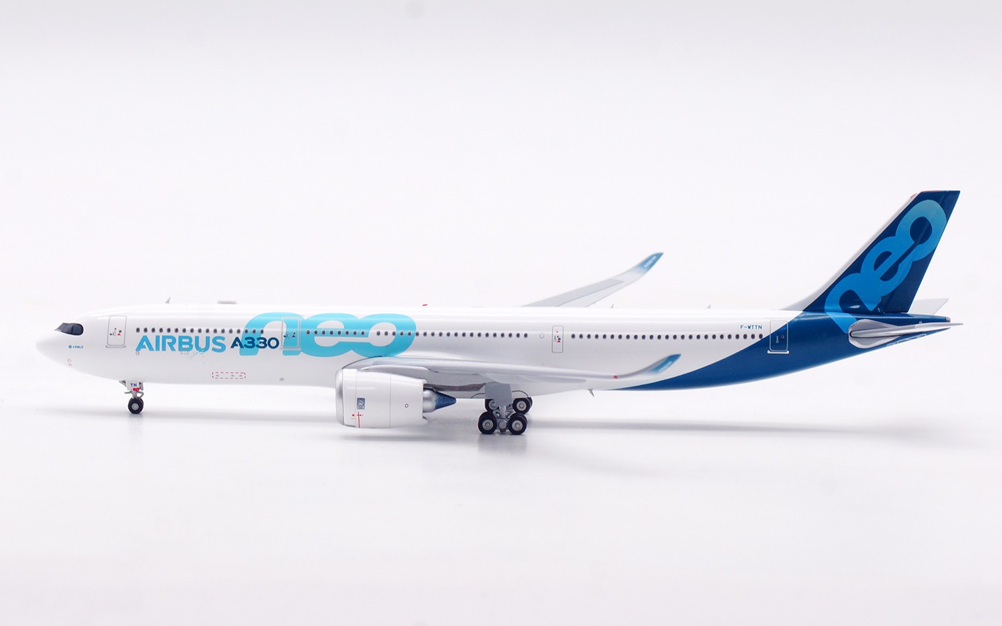 Aviation 400 1:400 Airbus Industries F-WTTN Airbus A330-900 - Image 10