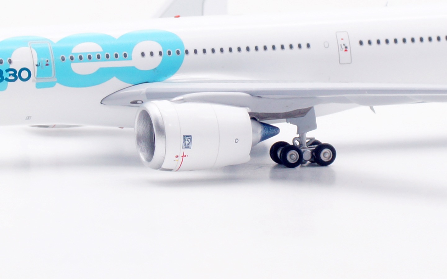 Aviation 400 1:400 Airbus Industries F-WTTN Airbus A330-900 - Image 14